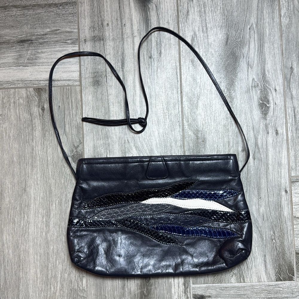 Venetto Ladies Black Vintage Casual Snakeskin Detail Purse Crossbody Bag